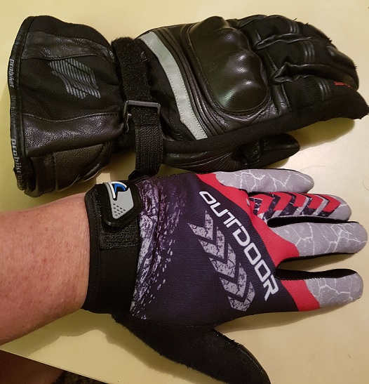 Handschuhe in Handschuhe ... ich denke im Sommer praktikabel ...